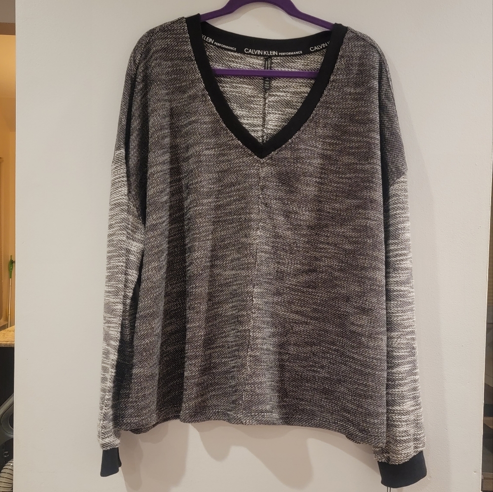 Calvin Klein Performance Black & White knit v-neck longsleeve Sweater Sz…